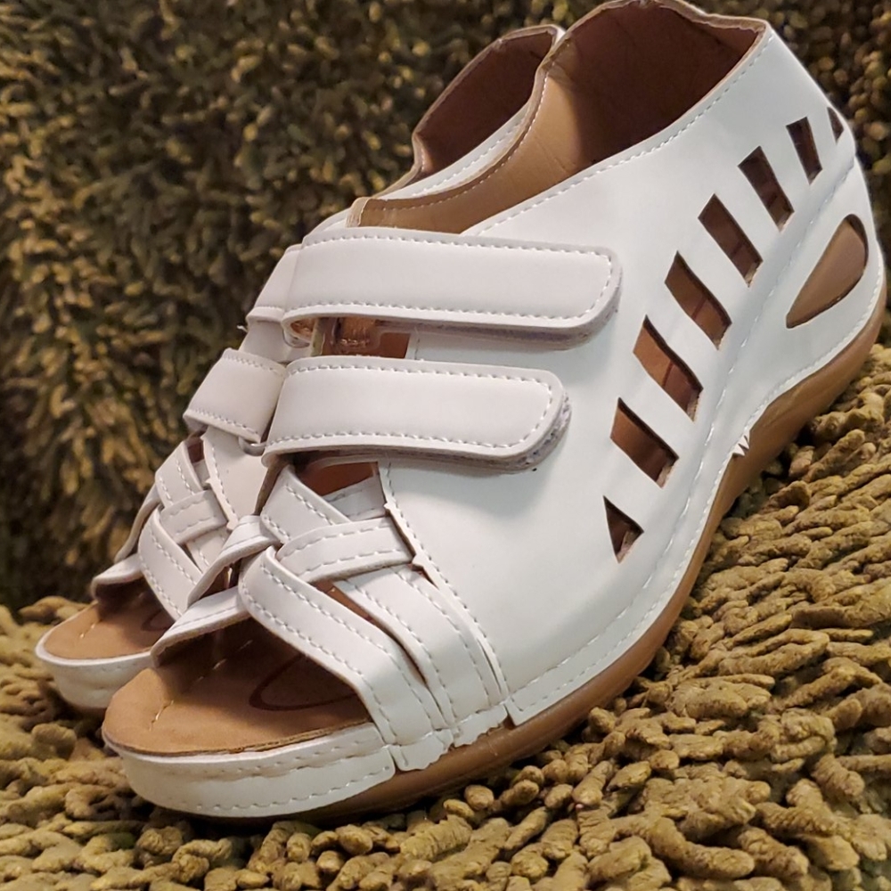 Wedge velcro sandals